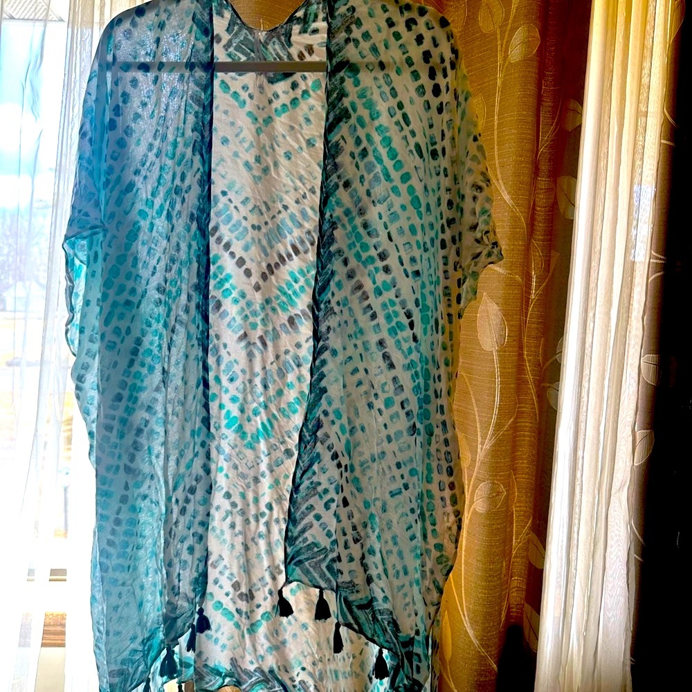 Flowing swim coverup NWT . Multi color Teal . One Size , Modena